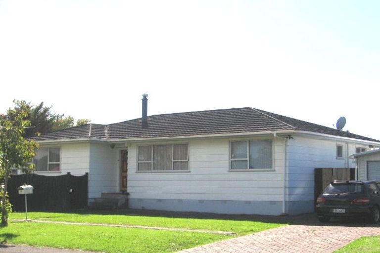 Photo of property in 2 Parma Place, Henderson, Auckland, 0612