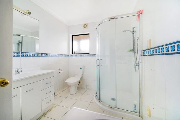 Photo of property in 25 The Enclave, Totara Heights, Auckland, 2105