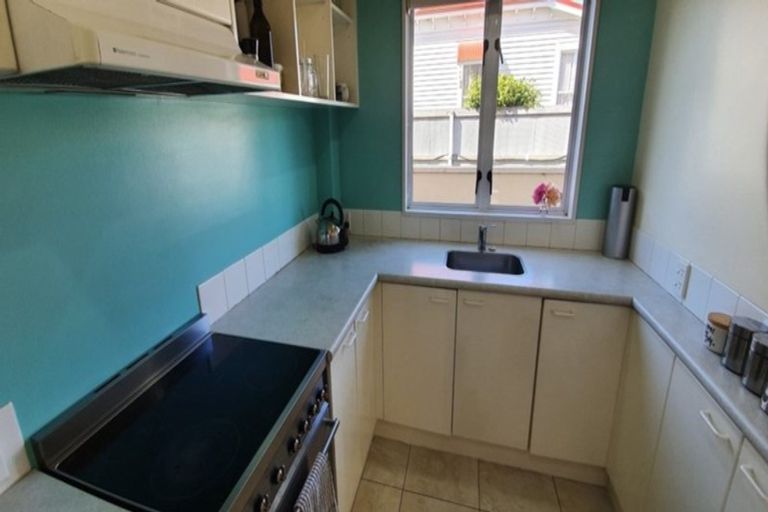 Photo of property in 3/49 Champion Street, Edgeware, Christchurch, 8013