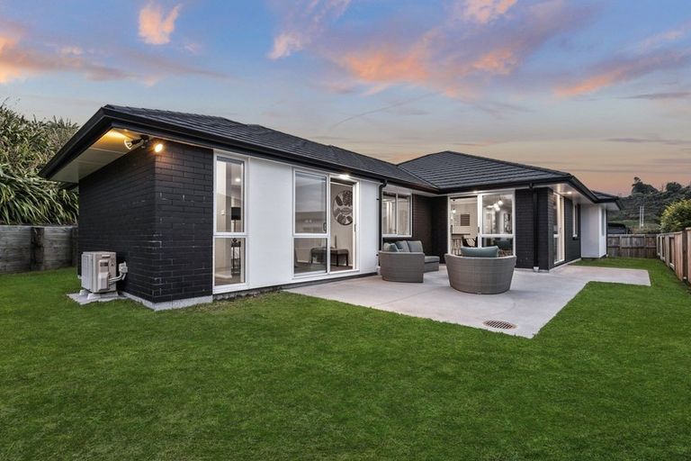 Photo of property in 59 Awataha Crescent, Pyes Pa, Tauranga, 3110