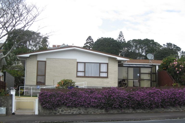 Photo of property in 343 Devon Street West, New Plymouth, 4310