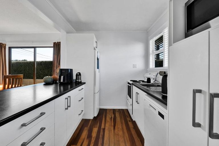 Photo of property in 111 Puriri Street, Hawera, 4610