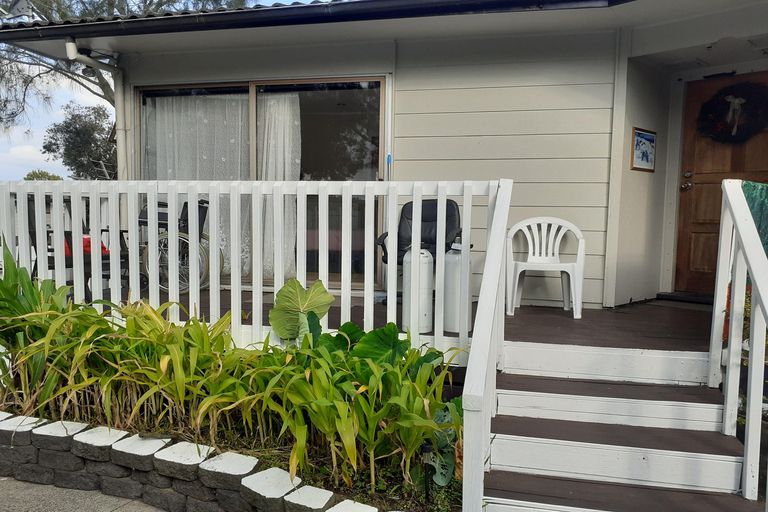 Photo of property in 12 Sandrine Avenue, Clover Park, Auckland, 2019