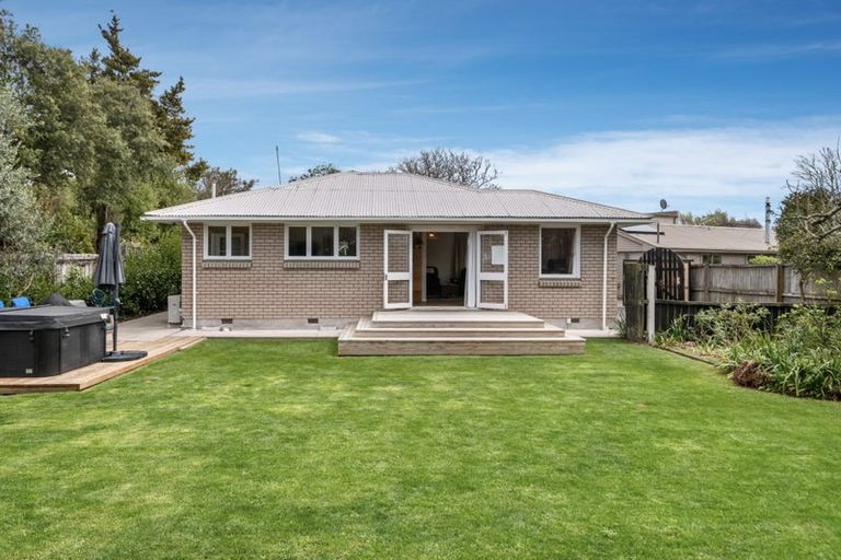 Photo of property in 74 Dover Street, St Albans, Christchurch, 8014