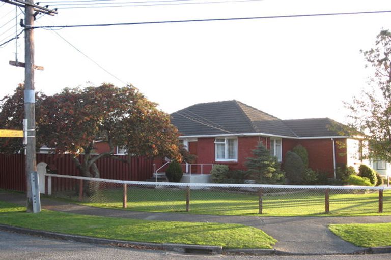 Photo of property in 213 Waddington Drive, Naenae, Lower Hutt, 5011