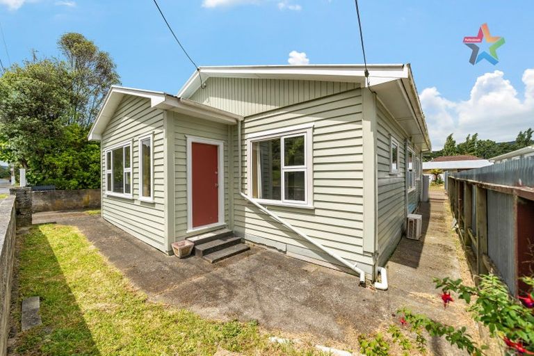Photo of property in 8 Golf Road, Manor Park, Lower Hutt, 5019