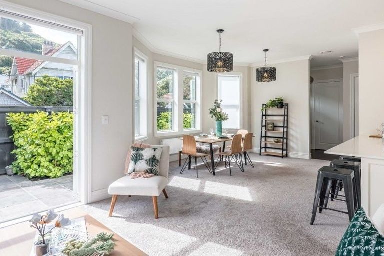 Photo of property in 51 Tinakori Road, Thorndon, Wellington, 6011