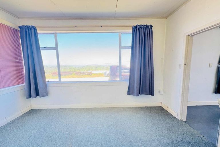 Photo of property in 2 Westbourne Terrace, Castlecliff, Whanganui, 4501