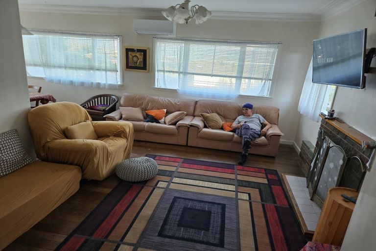 Photo of property in 34 Eastglen Road, Glen Eden, Auckland, 0602