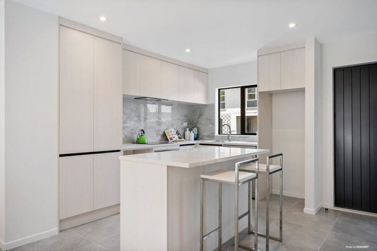 Photo of property in 4/9 Smiths Avenue, Papakura, 2110