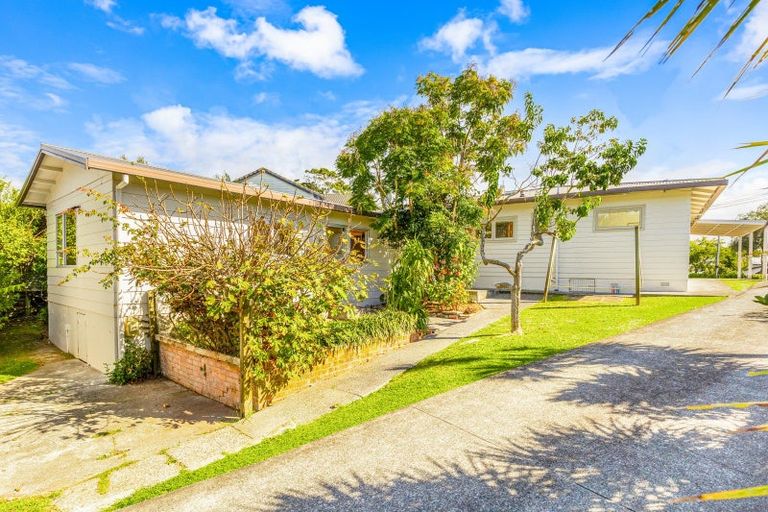 Photo of property in 30 County Road, Torbay, Auckland, 0630