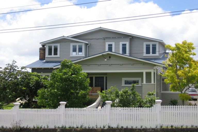 Photo of property in 10 New Windsor Road, Avondale, Auckland, 0600