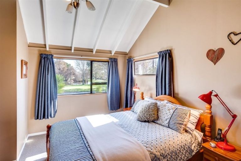 Photo of property in 16 Cormack Place, Greenmeadows, Napier, 4112