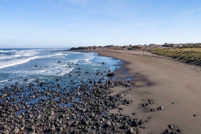 Photo of property in 289 Tai Road, Opunake, 4681