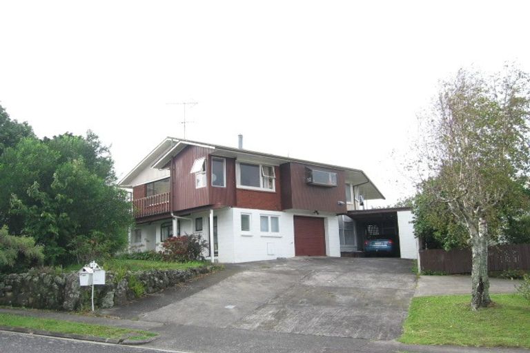 Photo of property in 17 Ellesmere Crescent, Pakuranga Heights, Auckland, 2010
