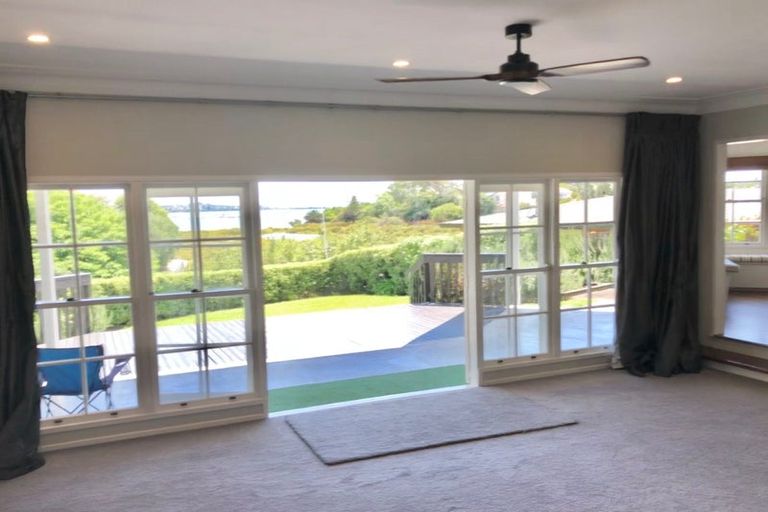 Photo of property in 12 Dowling Place, Pakuranga, Auckland, 2010