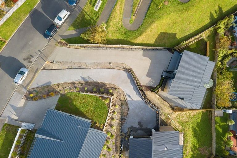 Photo of property in 68 Kakariki Grove, Waikanae, 5036