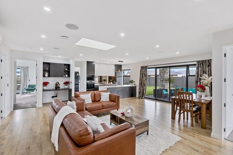 Photo of property in 10 Goodland Place, Rolleston, 7614