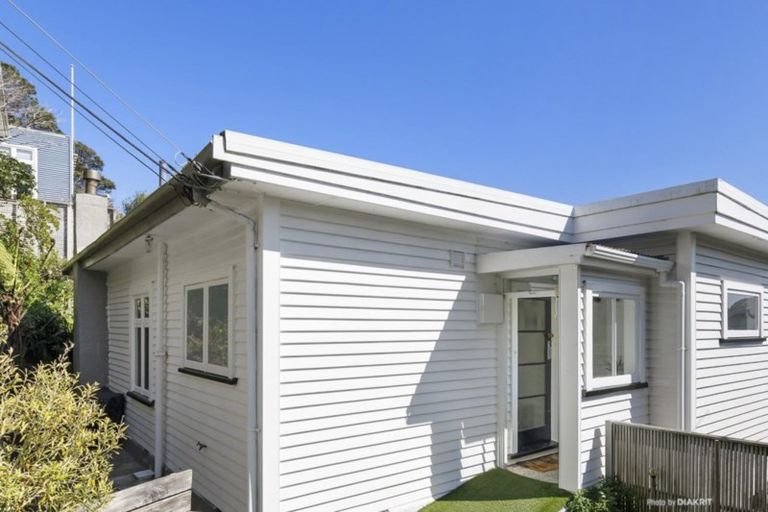 Photo of property in 119 Nevay Road, Miramar, Wellington, 6022