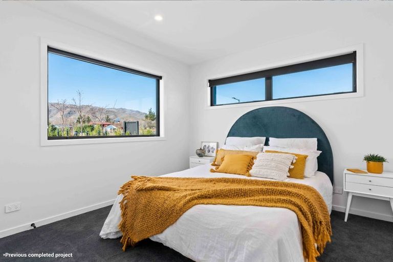 Photo of property in 39 Annie Aranui Drive, Poraiti, 4182