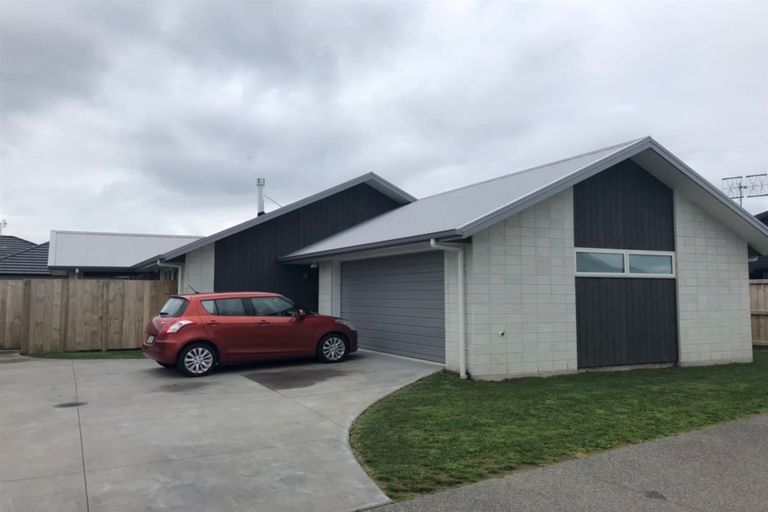 Photo of property in 33 Kahuparere Crescent, Pyes Pa, Tauranga, 3112