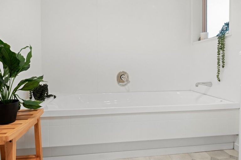 Photo of property in 4 Adam Lile Drive, Highlands Park, New Plymouth, 4312