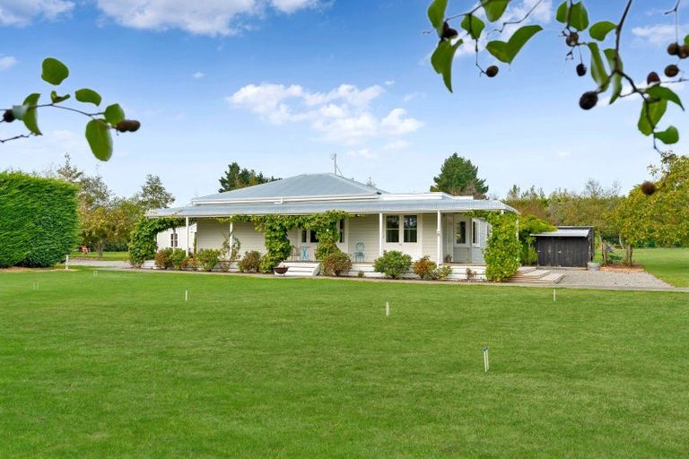 Photo of property in 14 Campbell Drive, Martinborough, 5711