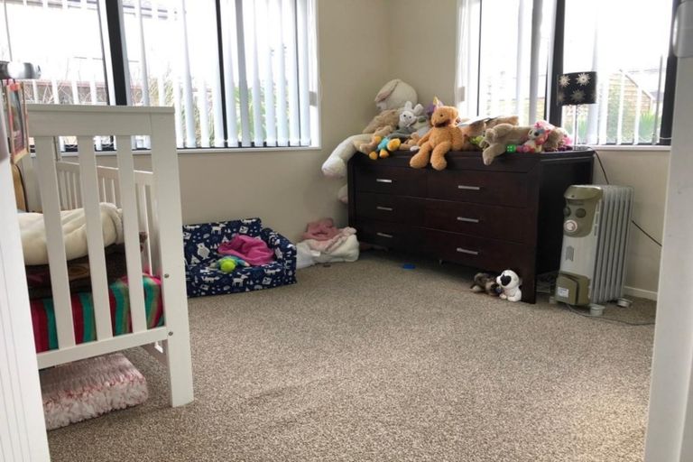 Photo of property in 16 Nandi Lane, Ranui, Auckland, 0612