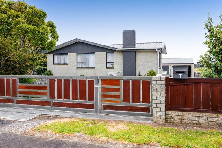 Photo of property in 7 Ponderosa Place, Opunake, 4616