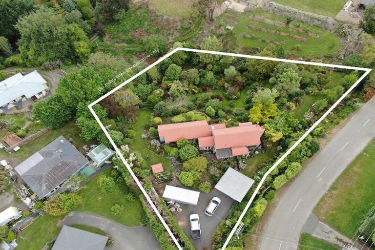Photo of property in 37 Abbotsford Road, Waipawa, 4210