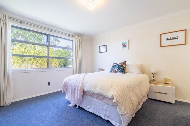 Photo of property in 48 Tiromoana Road, Raumati South, Paraparaumu, 5032