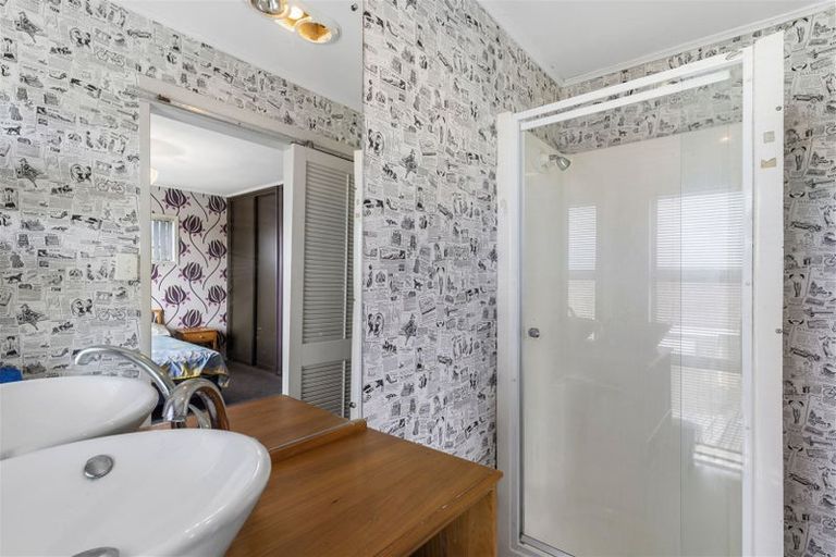 Photo of property in 1/15 Gwenand Place, Botany Downs, Auckland, 2010