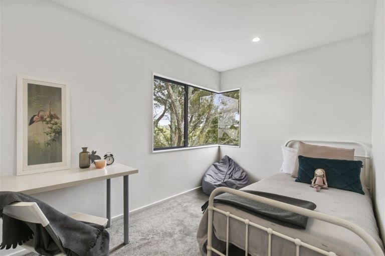 Photo of property in 2/93 Stanley Road, Glenfield, Auckland, 0629