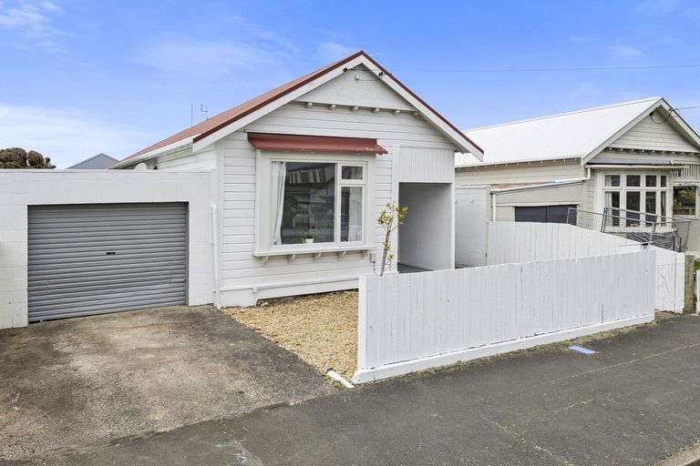 Photo of property in 57 Royal Crescent, Saint Kilda, Dunedin, 9012
