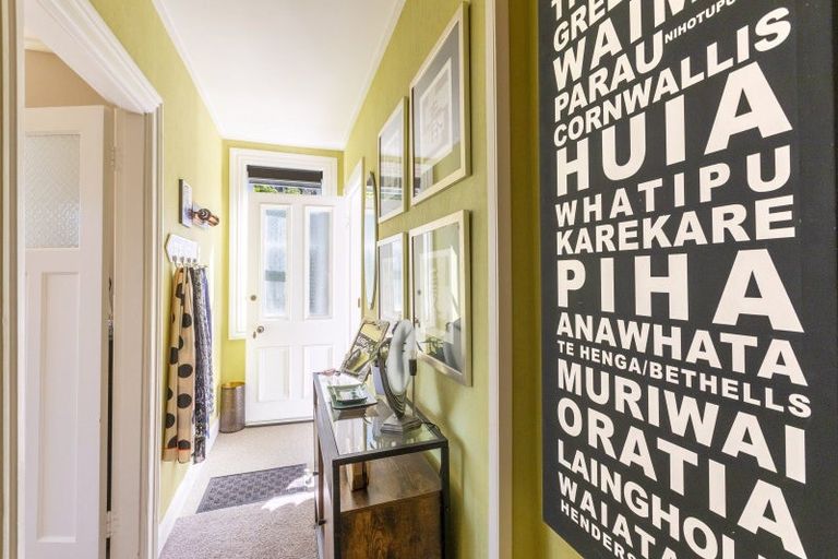 Photo of property in 27 Main Street, Hospital Hill, Napier, 4110