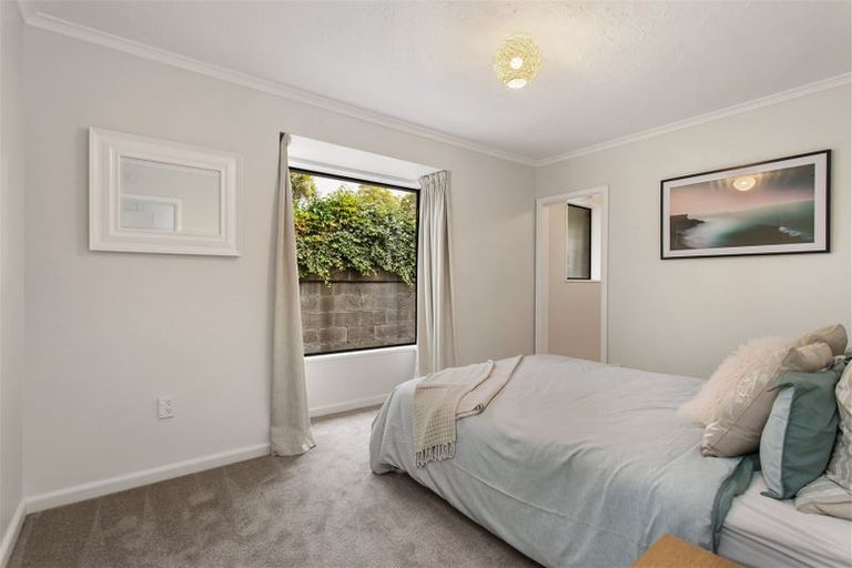 Photo of property in 1/12 Gleneagles Terrace, Ilam, Christchurch, 8053
