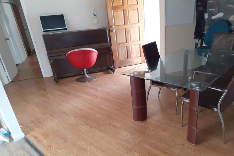 Photo of property in 12 Sandrine Avenue, Clover Park, Auckland, 2019