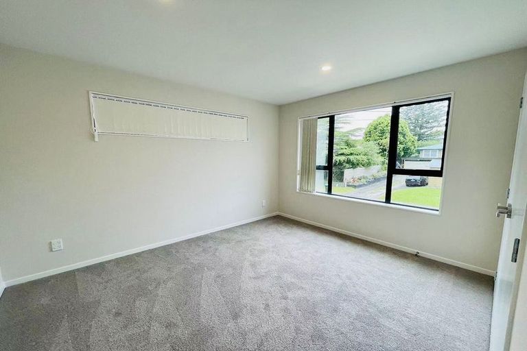 Photo of property in 30a Lowtherhurst Road, Massey, Auckland, 0614