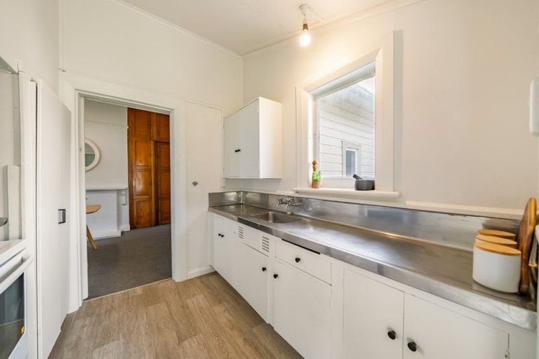 Photo of property in 8 Roxburgh Grove, Petone, Lower Hutt, 5012