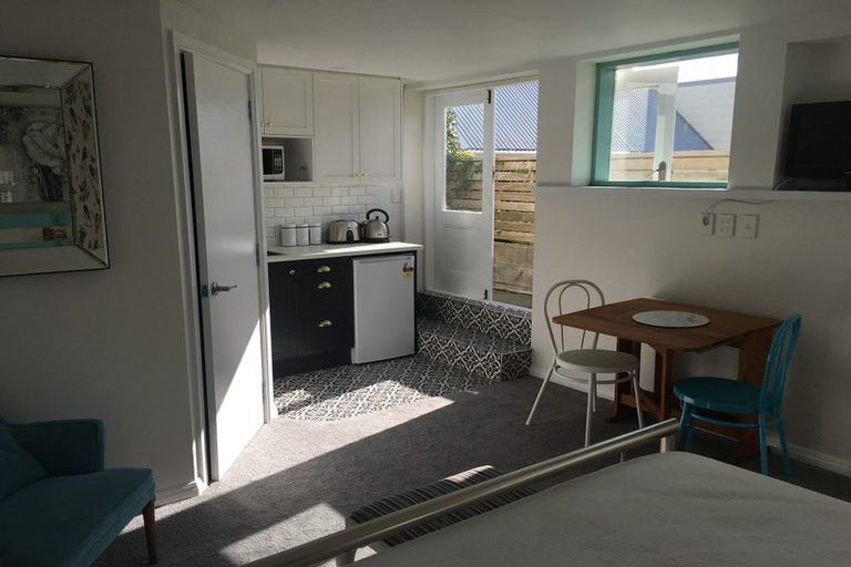 Photo of property in 3 Stafford Street, Mount Victoria, Wellington, 6011