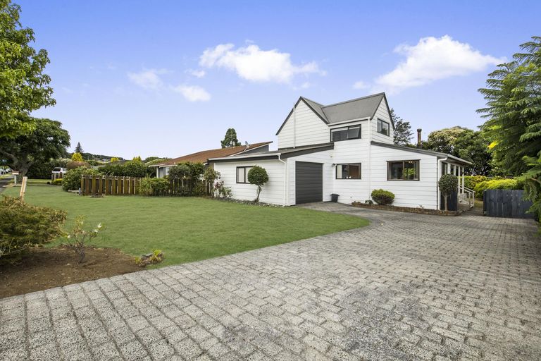 Photo of property in 15 Green Lane, Pukekohe, 2120