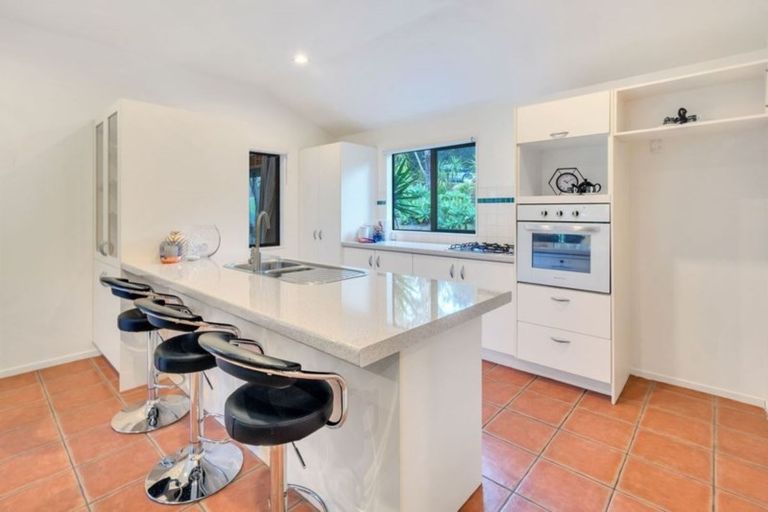 Photo of property in 96 Attwood Road, Paremoremo, Auckland, 0632