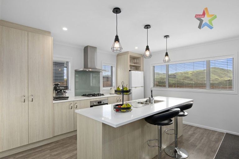 Photo of property in 5 Takapo Grove, Kelson, Lower Hutt, 5010