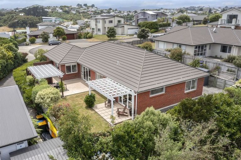 Photo of property in 27 Milford Street, Aotea, Porirua, 5024