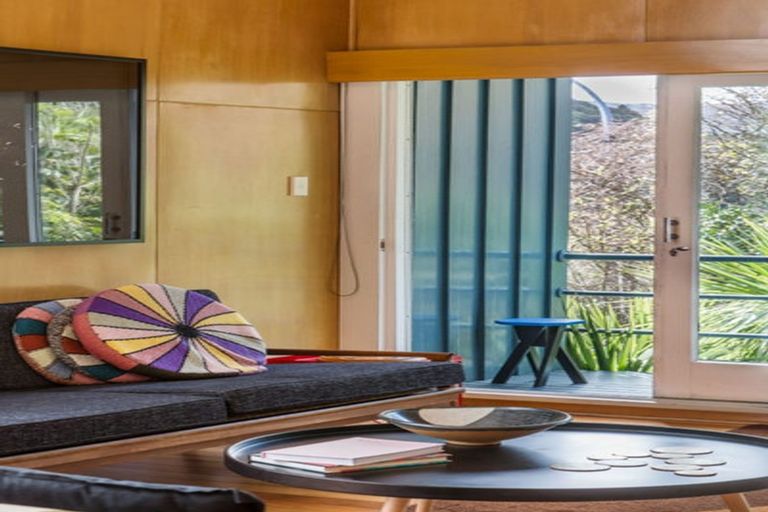 Photo of property in 18 Churchill Drive, Wilton, Wellington, 6035