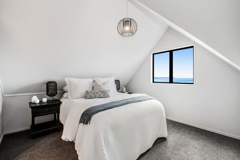 Photo of property in 1/6 Duncansby Road, Stanmore Bay, Whangaparaoa, 0932