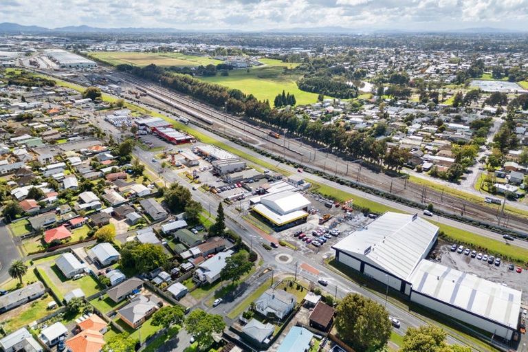 Photo of property in 1 Livingstone Avenue, Nawton, Hamilton, 3200