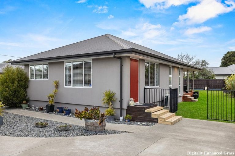 Photo of property in 14 Shortland Street, Wainoni, Christchurch, 8061