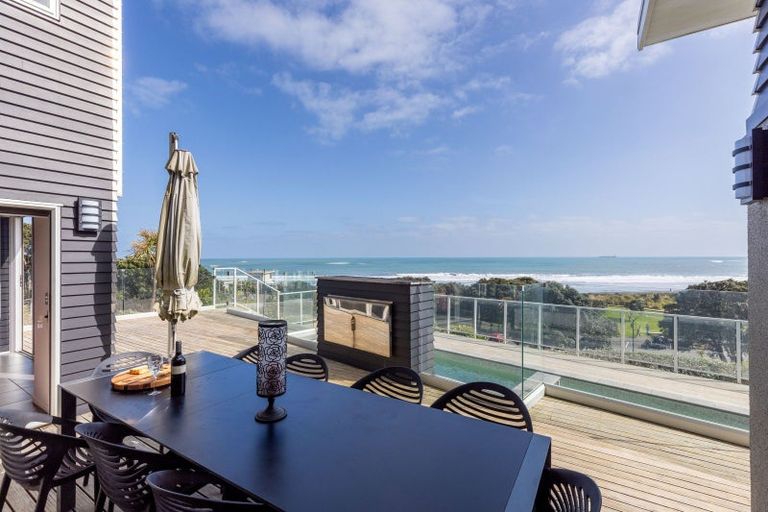 Photo of property in Fitzroy Beach Holiday Park, 1a Beach Street, Fitzroy, New Plymouth, 4312