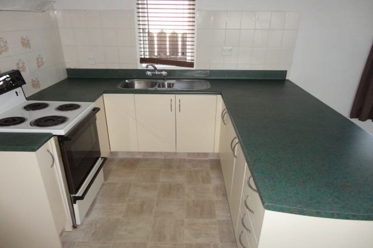 Photo of property in 19 Archibald Road, Kelston, Auckland, 0602